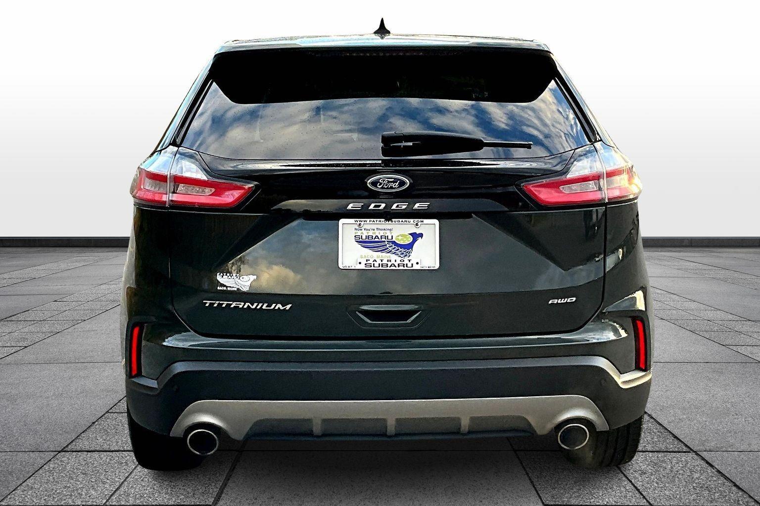 2024 Ford Edge Titanium photo 4