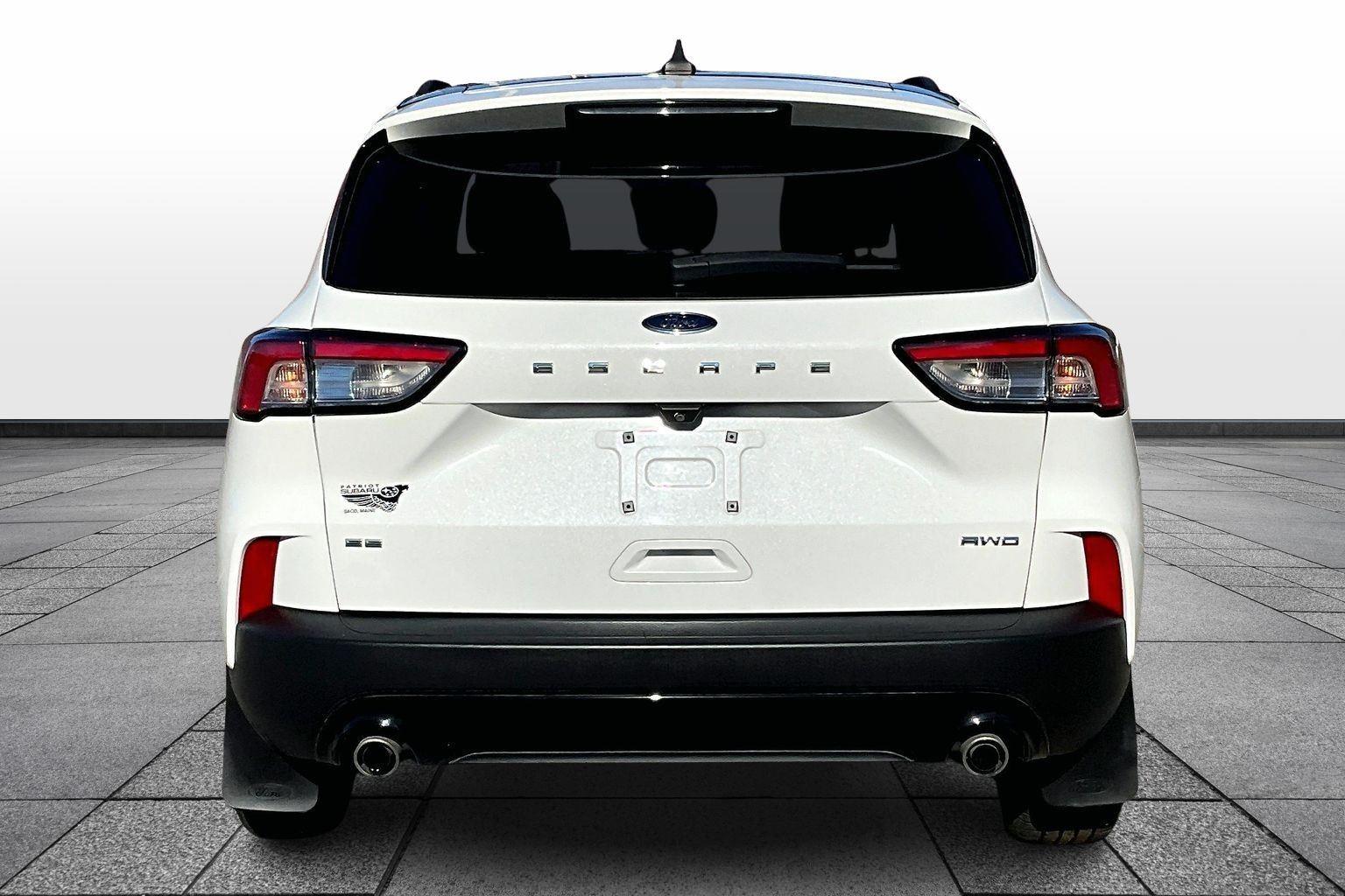 2022 Ford Escape SE photo 3