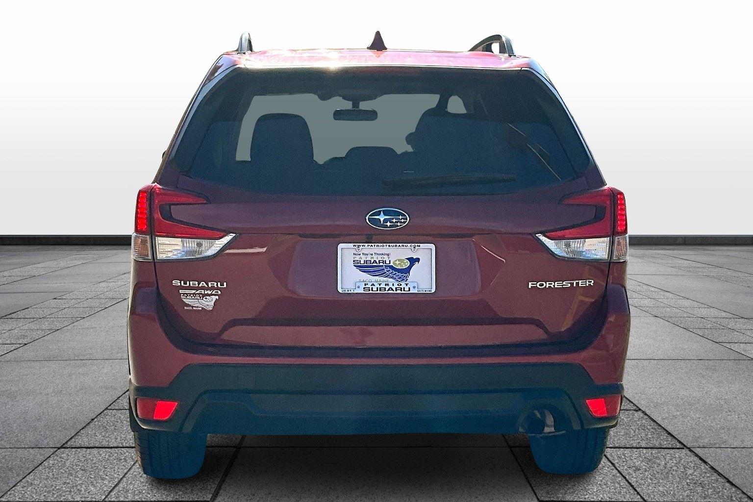 2020 Subaru Forester Premium photo 4