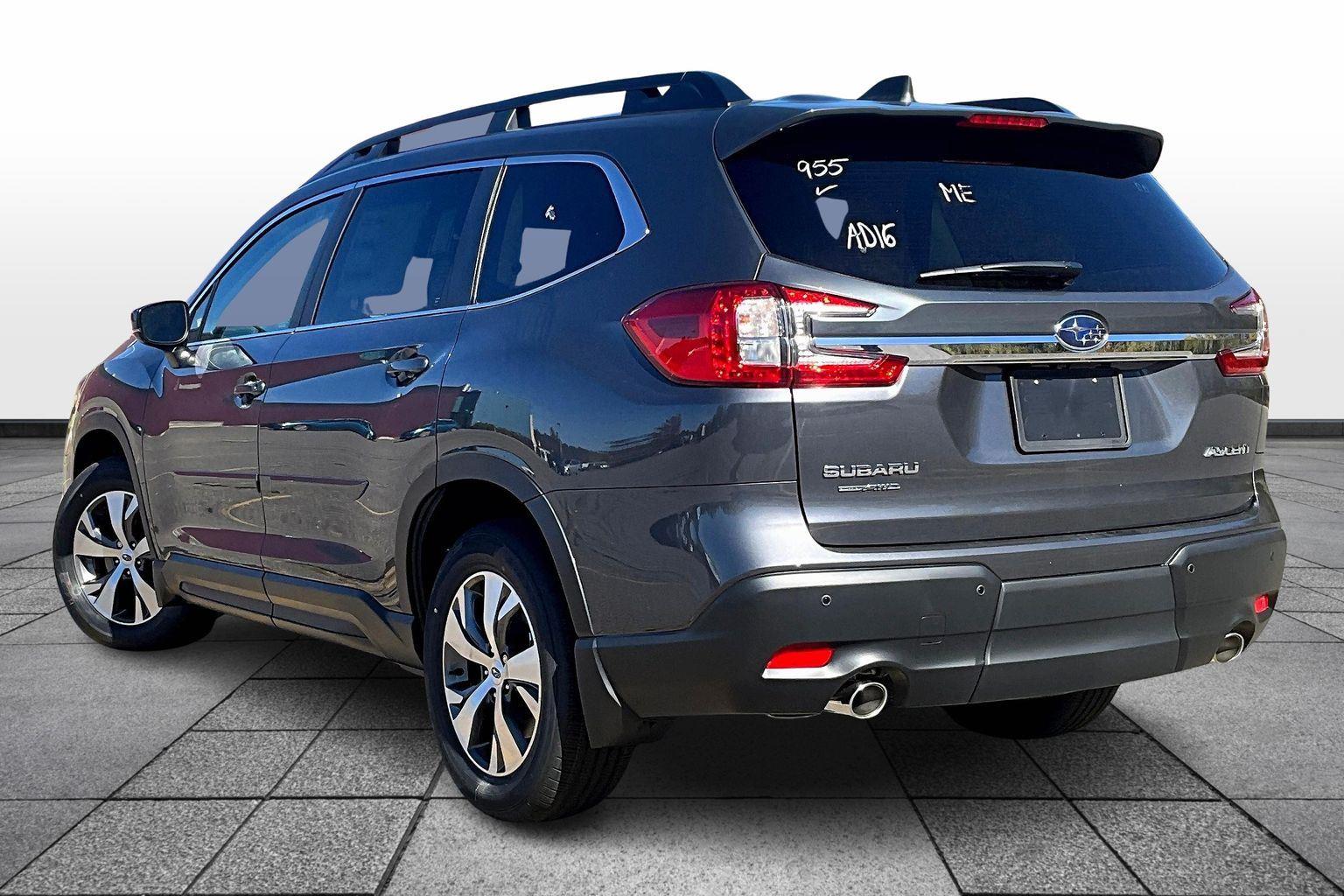 2025 Subaru Ascent Premium photo 3
