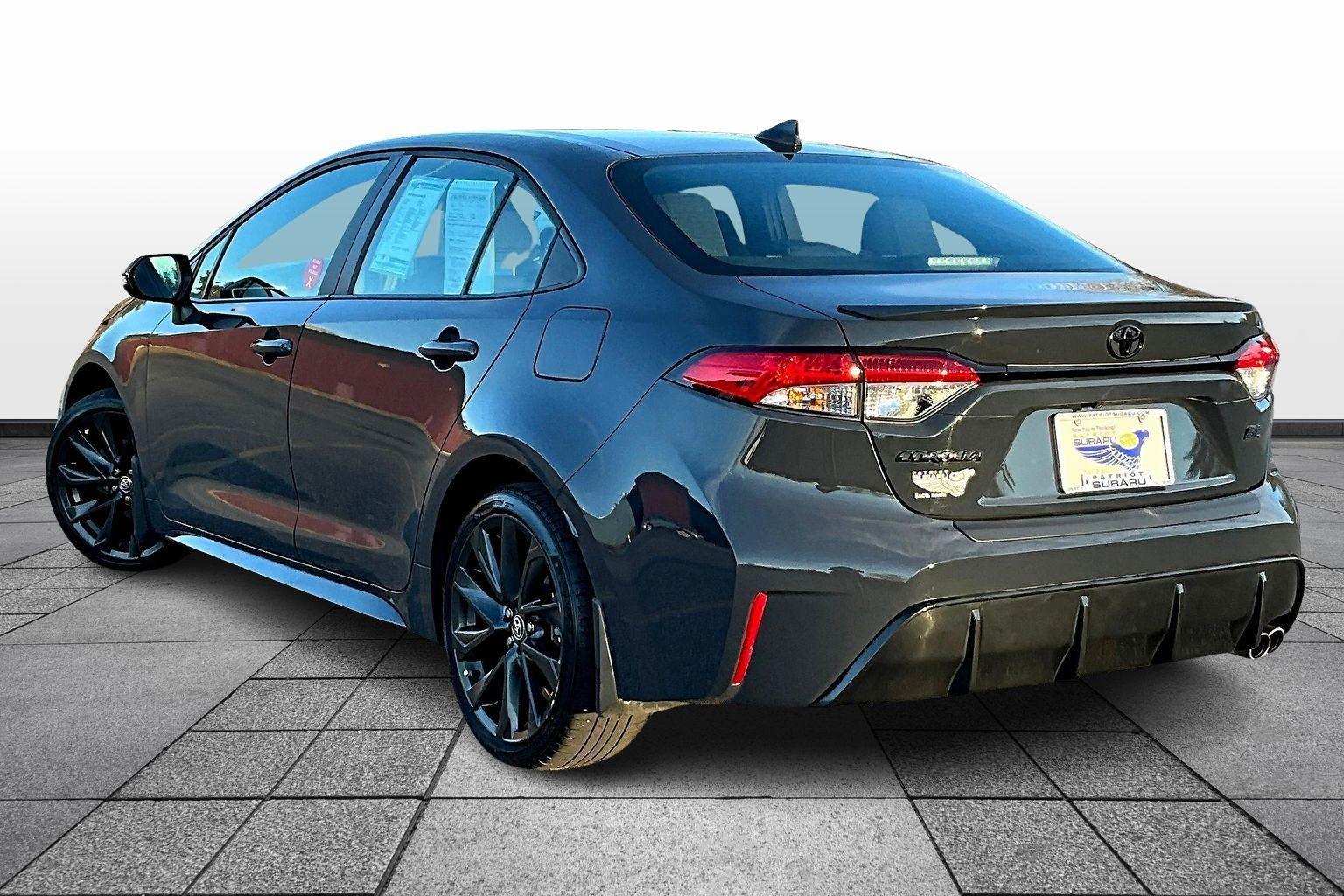 2023 Toyota Corolla SE photo 2