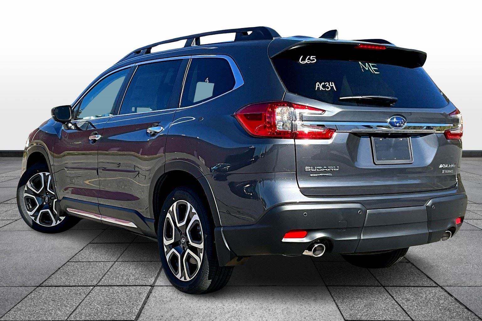 2025 Subaru Ascent Touring photo 3