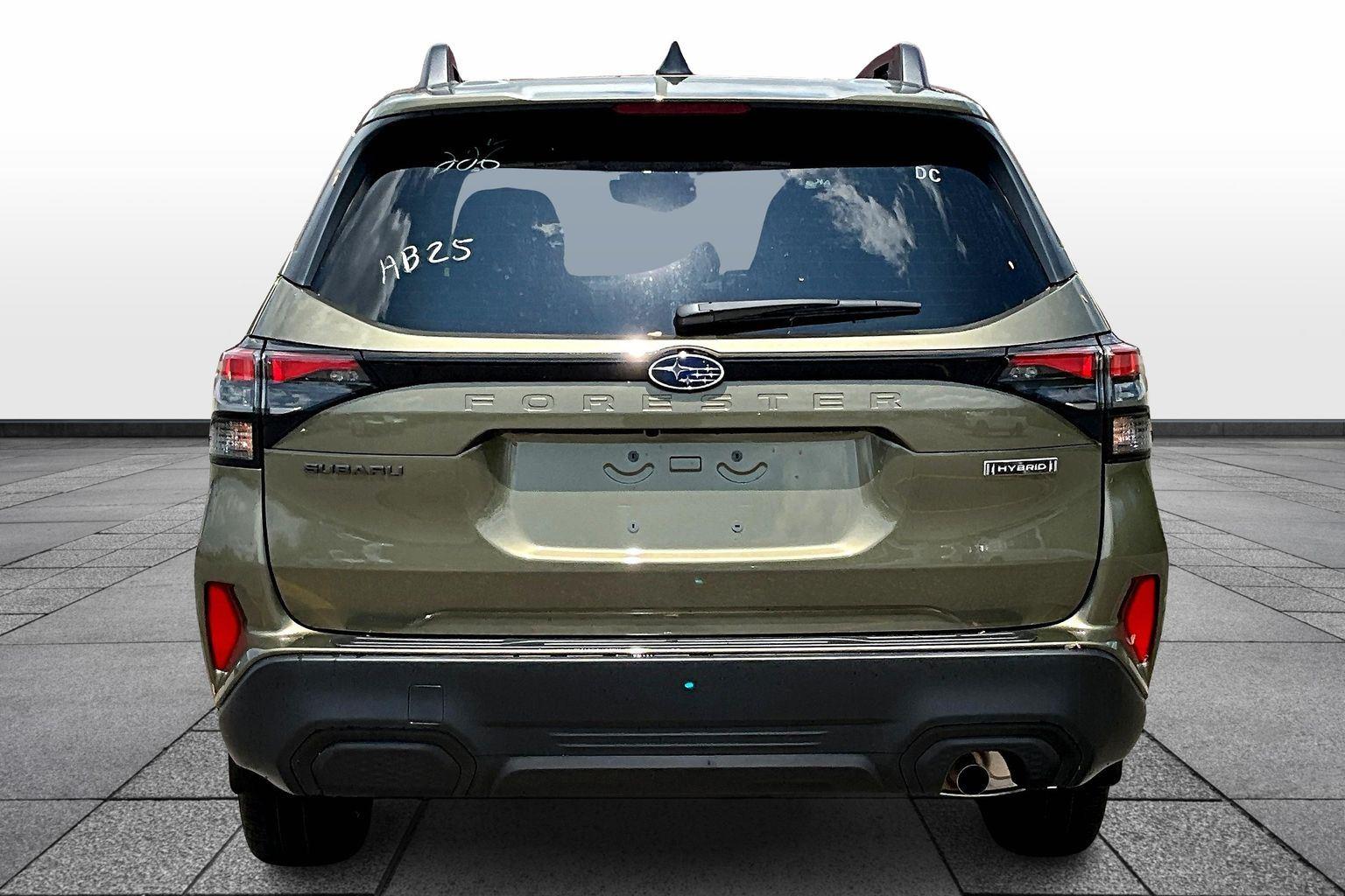 2025 Subaru Forester Premium photo 4
