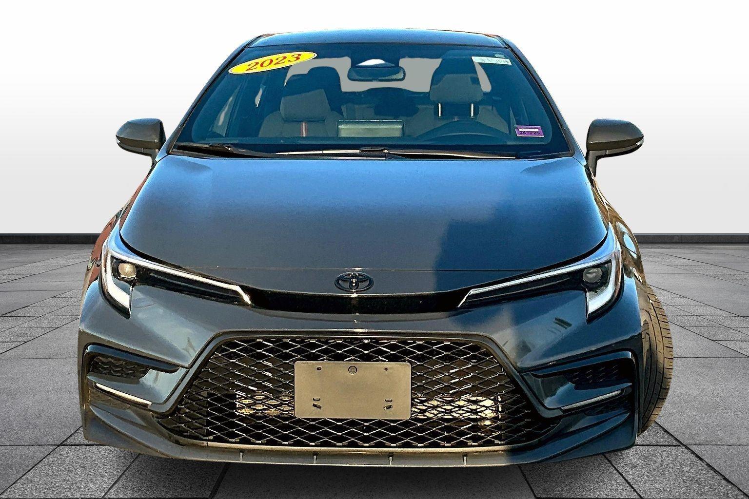 2023 Toyota Corolla SE photo 3