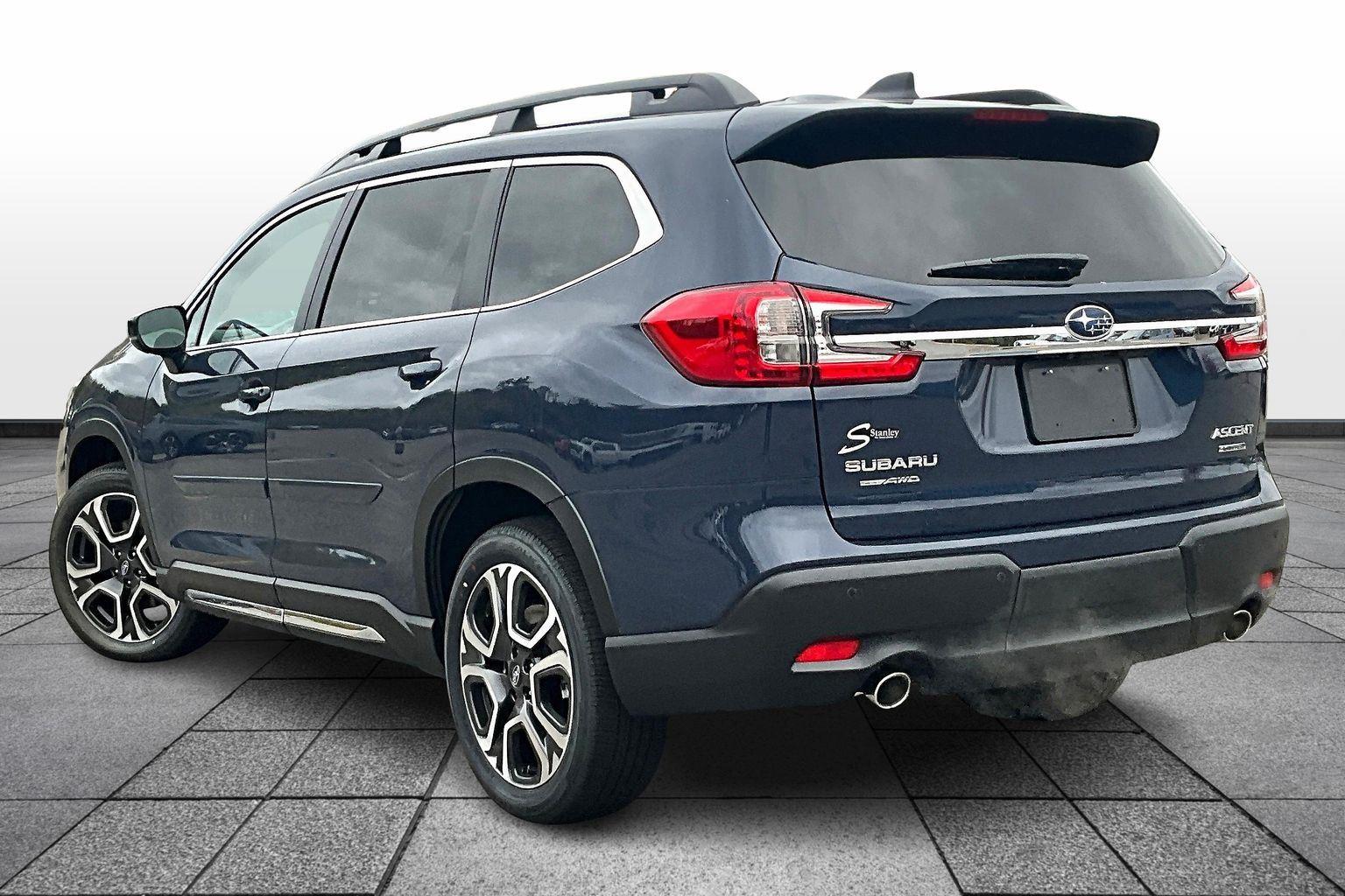2025 Subaru Ascent Limited photo 2