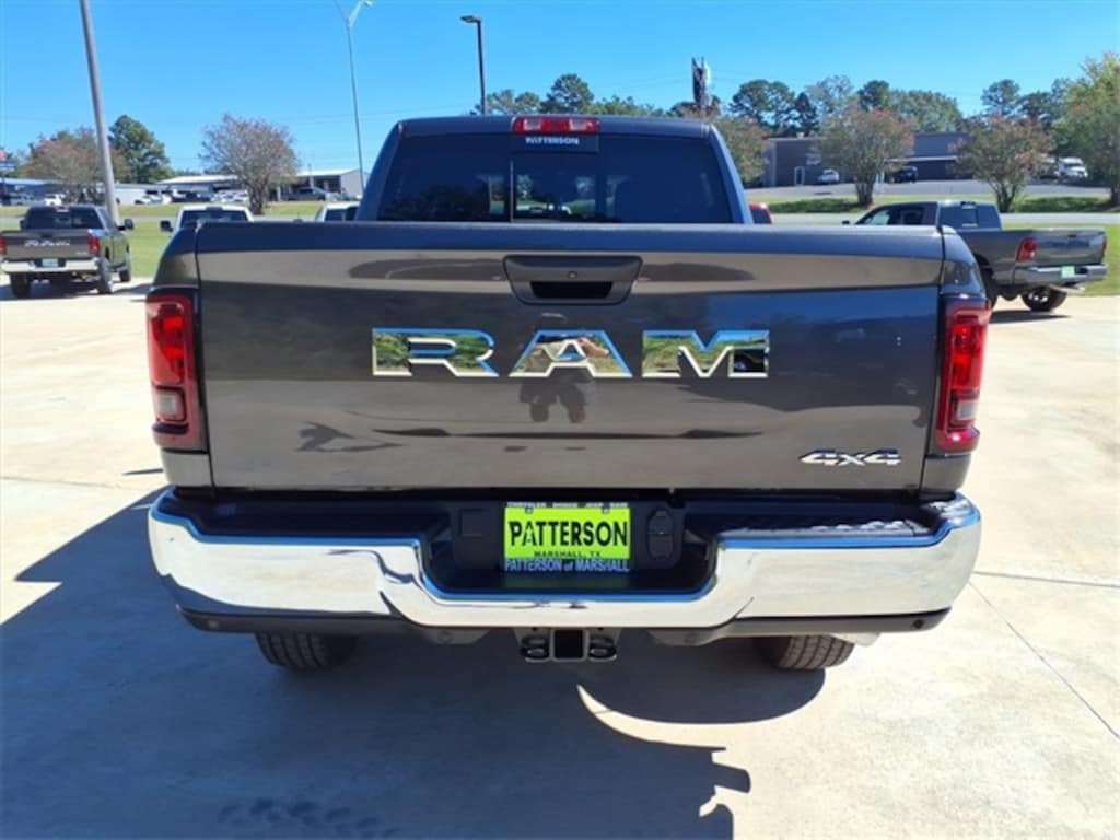 New 2026 Ram 2500 TRADESMAN CREW CAB 4X4 6'4 BOX Pickup