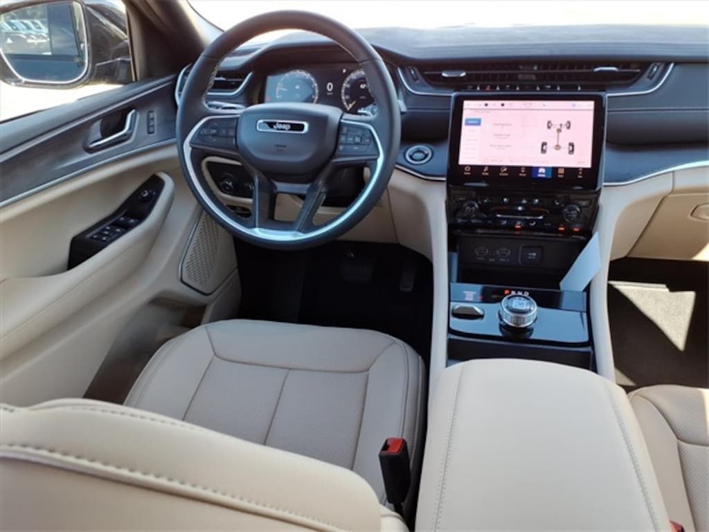 New 2025 Jeep Grand Cherokee L LIMITED 4X4 Sport Utility