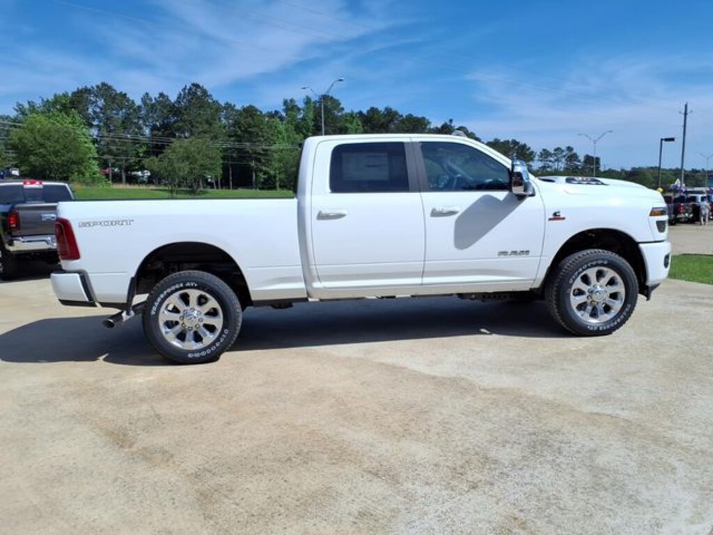 New 2026 Ram 2500 LARAMIE CREW CAB 4X4 6'4 BOX Pickup