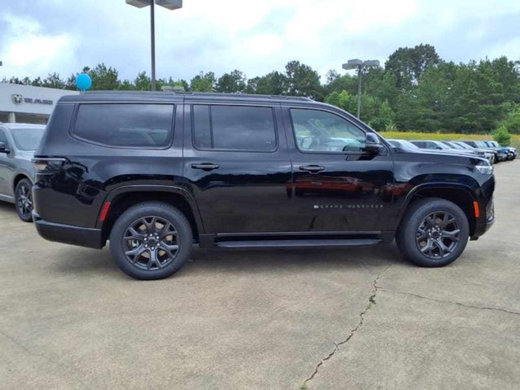 New 2026 Jeep Grand Wagoneer LIMITED ALTITUDE 4X4 Sport Utility