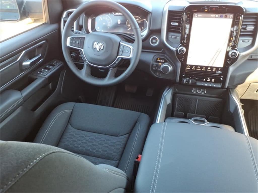 New 2026 Ram 1500 LONE STAR CREW CAB 4X4 5'7 BOX Pickup