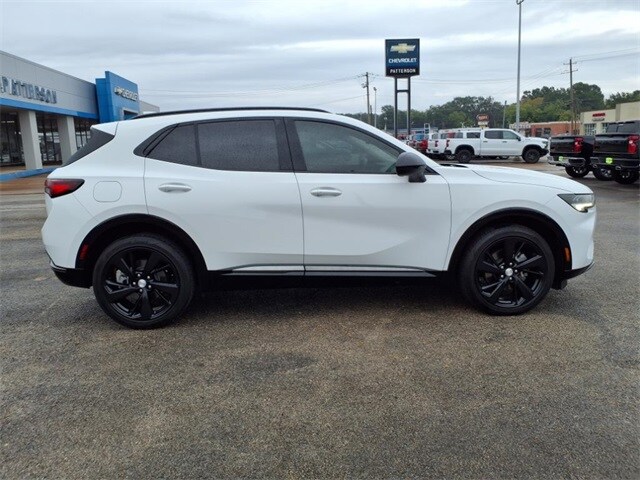 2021 Buick Envision Essence photo 2