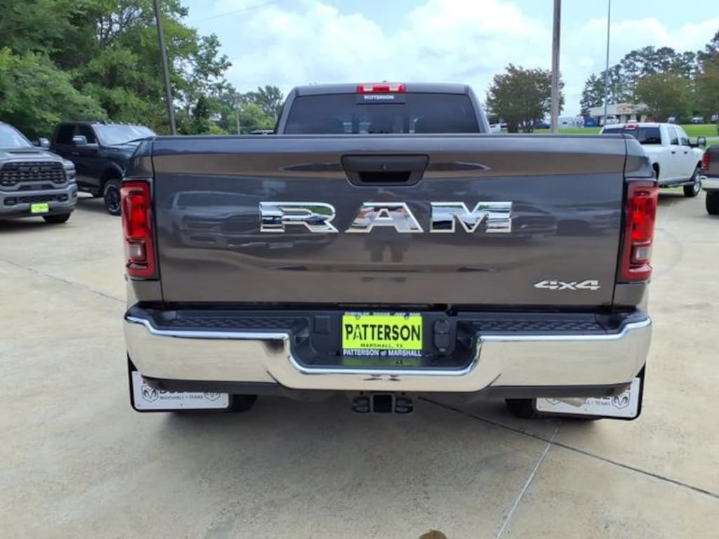 New 2026 Ram 3500 TRADESMAN CREW CAB 4X4 8' BOX Pickup