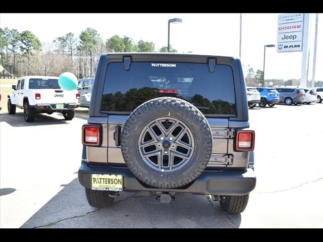 2025 Jeep Wrangler Sport S photo 3