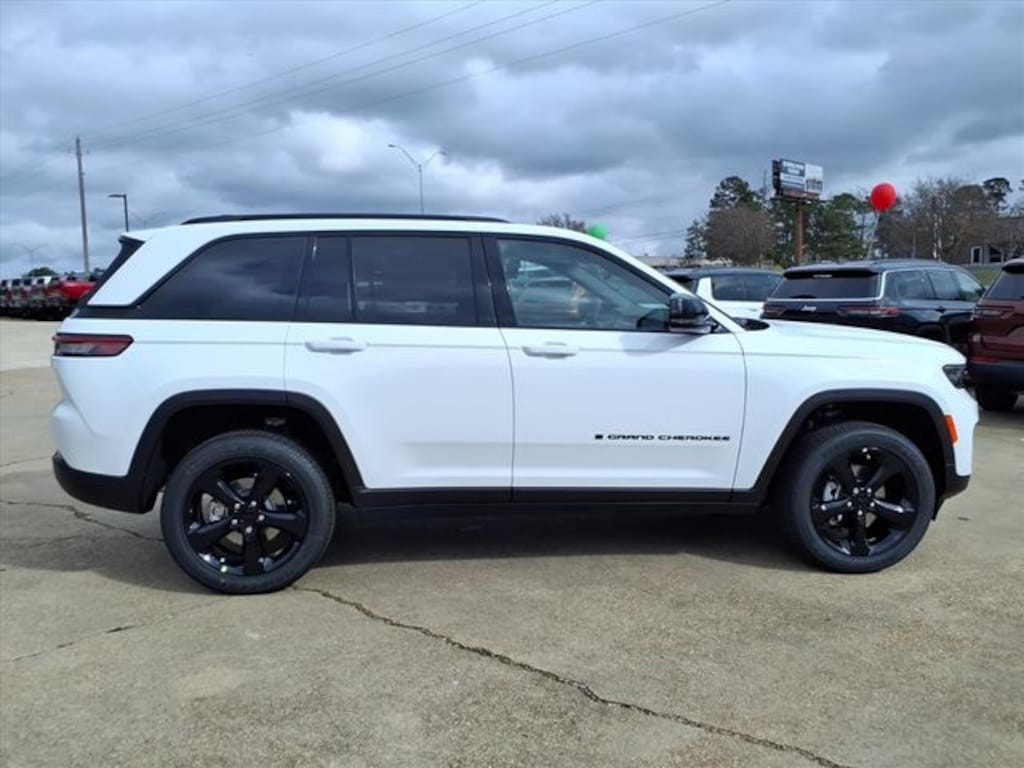 New 2025 Jeep Grand Cherokee ALTITUDE X 4X2 Sport Utility