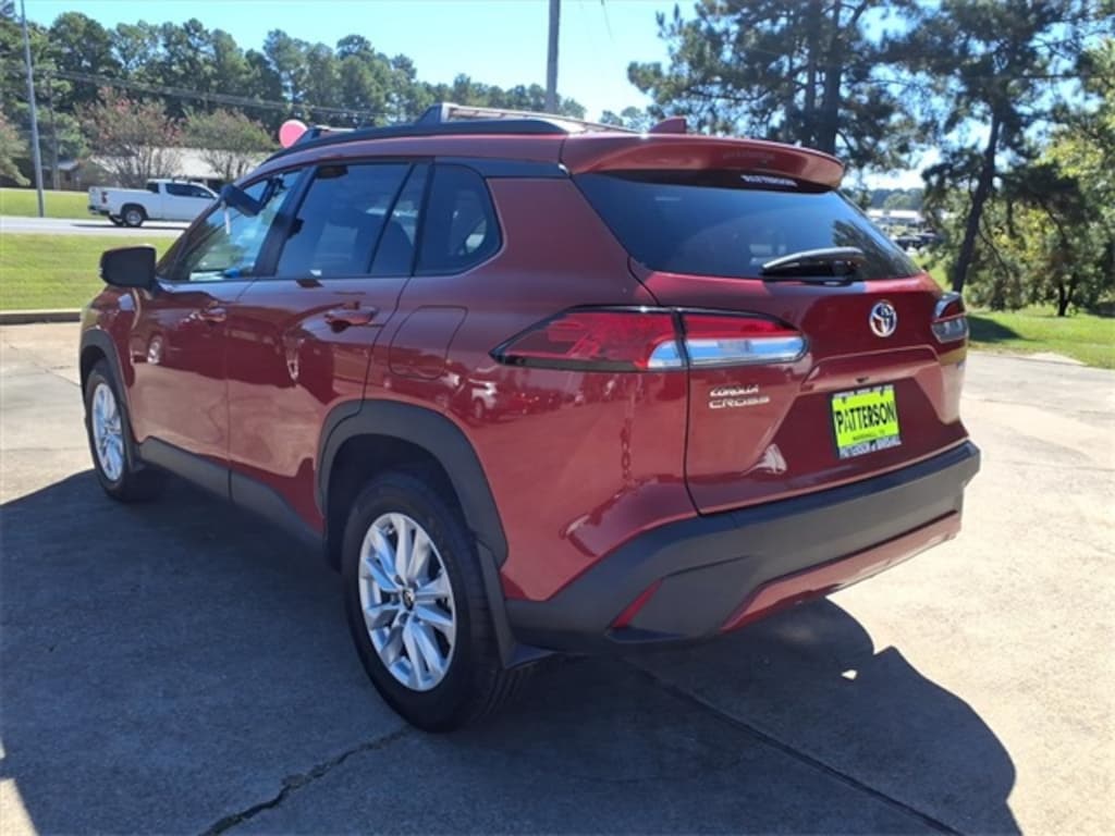 Used 2024 Toyota Corolla Cross LE SUV