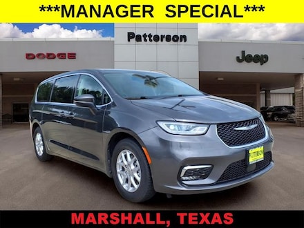 2023 Chrysler Pacifica Touring L Van Passenger Van