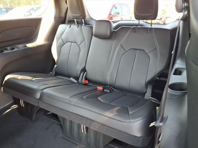 2026 Chrysler Voyager LX - Photo 14