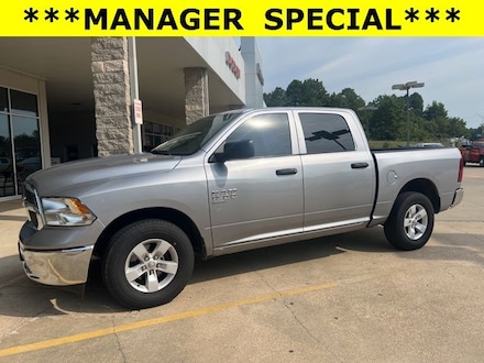 2022 Ram 1500 Classic SLT Truck Crew Cab