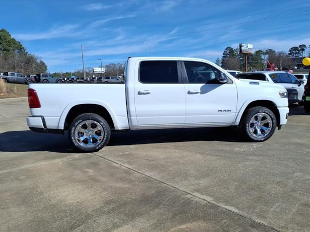 New 2026 Ram 1500 LONE STAR CREW CAB 4X4 5'7 BOX Pickup