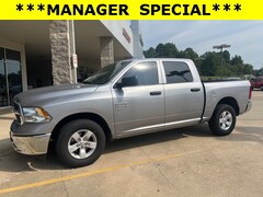2022 Ram 1500 Classic SLT Truck Crew Cab