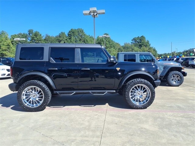 2023 Ford Bronco Badlands photo 2