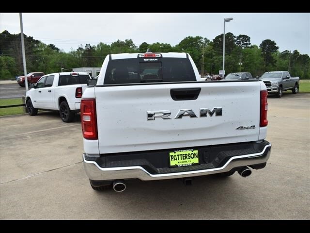 2025 Ram 1500 Tradesman photo 3
