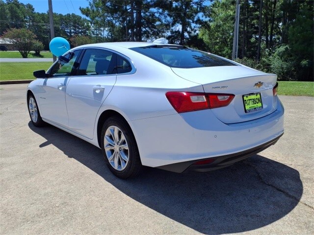 2024 Chevrolet Malibu 1LT photo 2