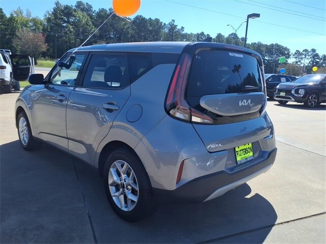 2023 Kia Soul LX photo 3
