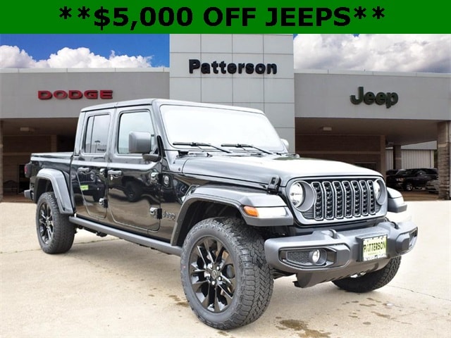 2025 Jeep Gladiator Nighthawk's photo