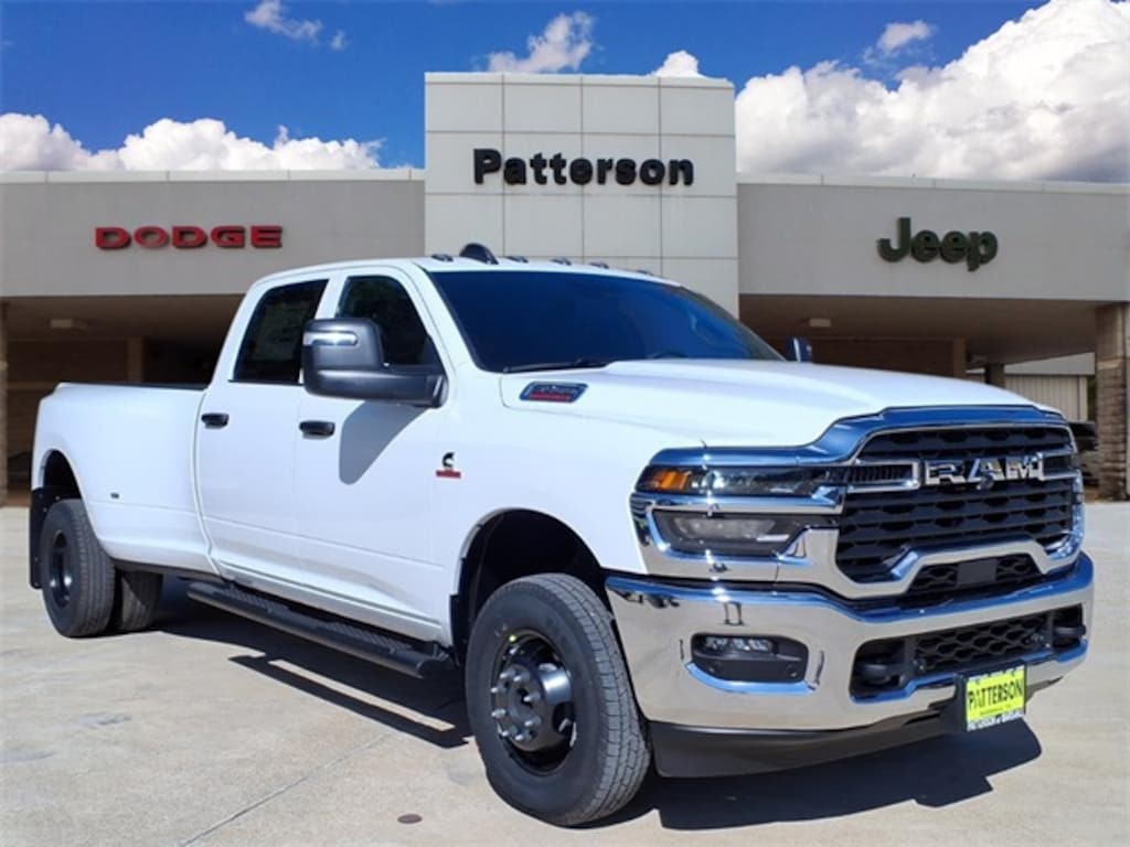 New 2026 Ram 3500 TRADESMAN CREW CAB 4X4 8' BOX Pickup
