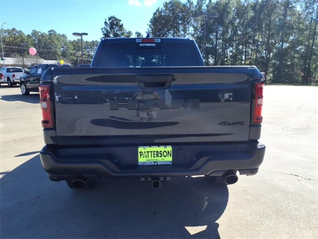 New 2026 Ram 1500 WARLOCK CREW CAB 4X4 5'7 BOX Pickup