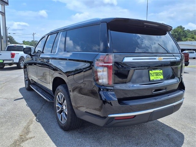 2021 Chevrolet Suburban LT photo 4