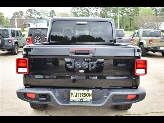 2025 Jeep Gladiator Sport photo 3