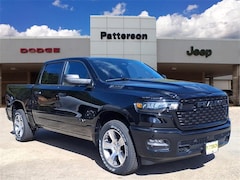 2026 Ram 1500 EXPRESS CREW CAB 4X2 5'7 BOX Pickup