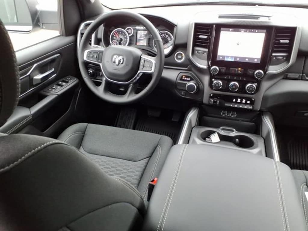 New 2026 Ram 1500 LONE STAR CREW CAB 4X2 5'7 BOX Pickup