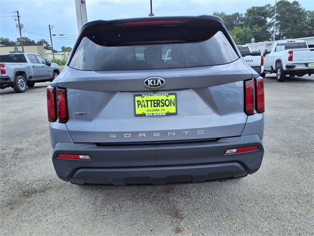 2021 Kia Sorento LX photo 3