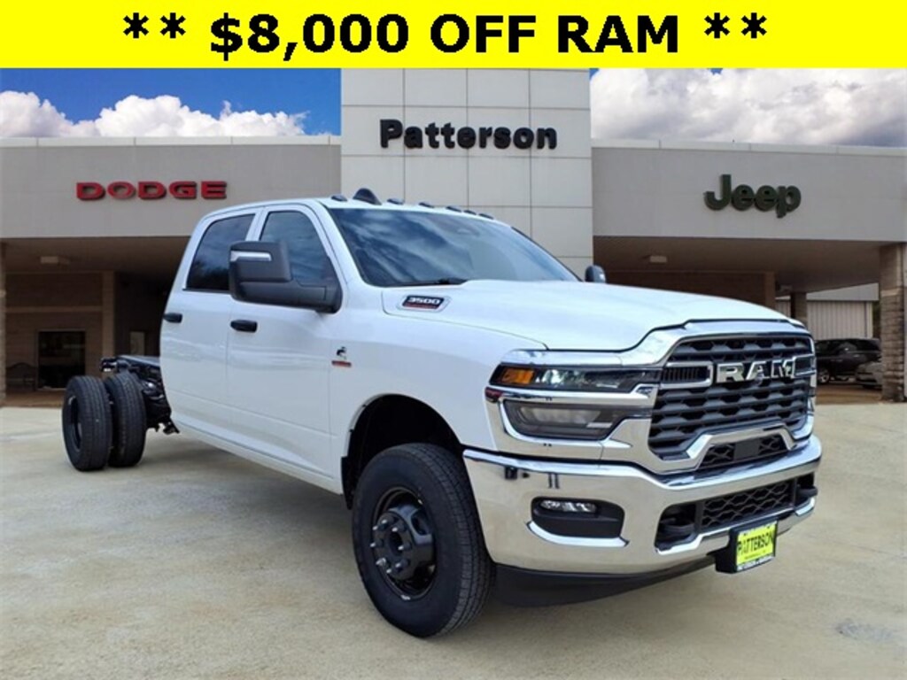 New 2026 Ram 3500 Chassis Cab TRADESMAN CREW 4X4 60' CA Pickup