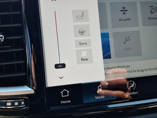 2026 Chrysler Voyager LX - Photo 6