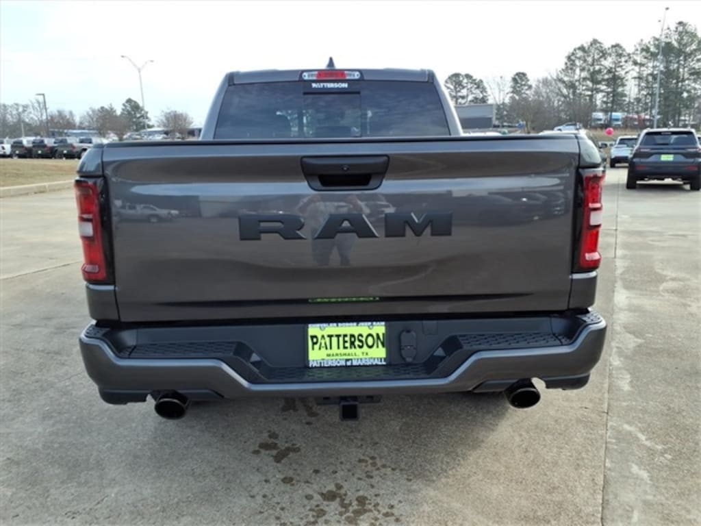 New 2026 Ram 1500 EXPRESS CREW CAB 4X2 5'7 BOX Pickup