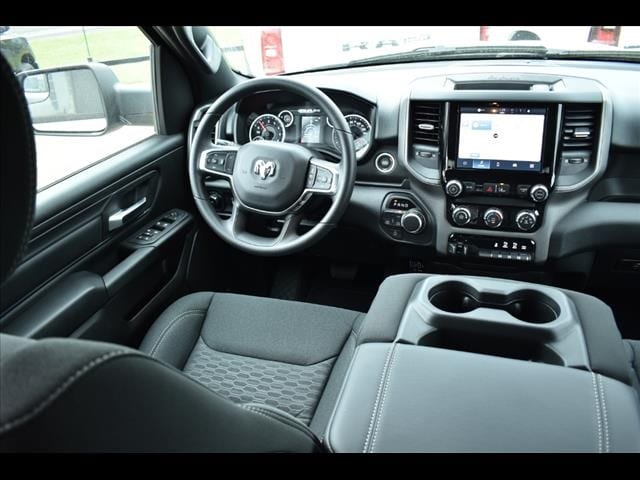 2025 Ram 1500 Tradesman photo 4