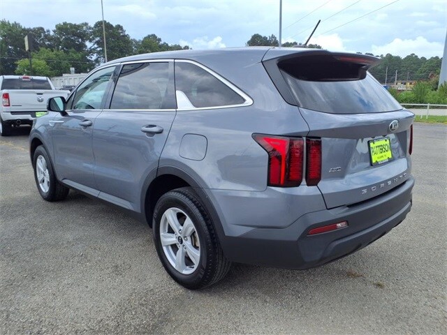 2021 Kia Sorento LX photo 4