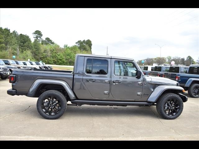 2025 Jeep Gladiator Sport photo 2