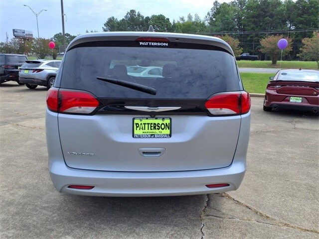 2023 Chrysler Voyager LX photo 2
