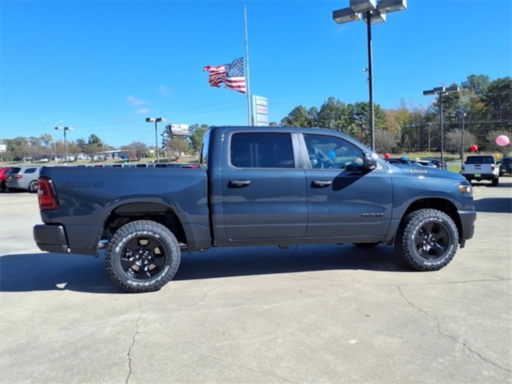 New 2026 Ram 1500 WARLOCK CREW CAB 4X4 5'7 BOX Pickup