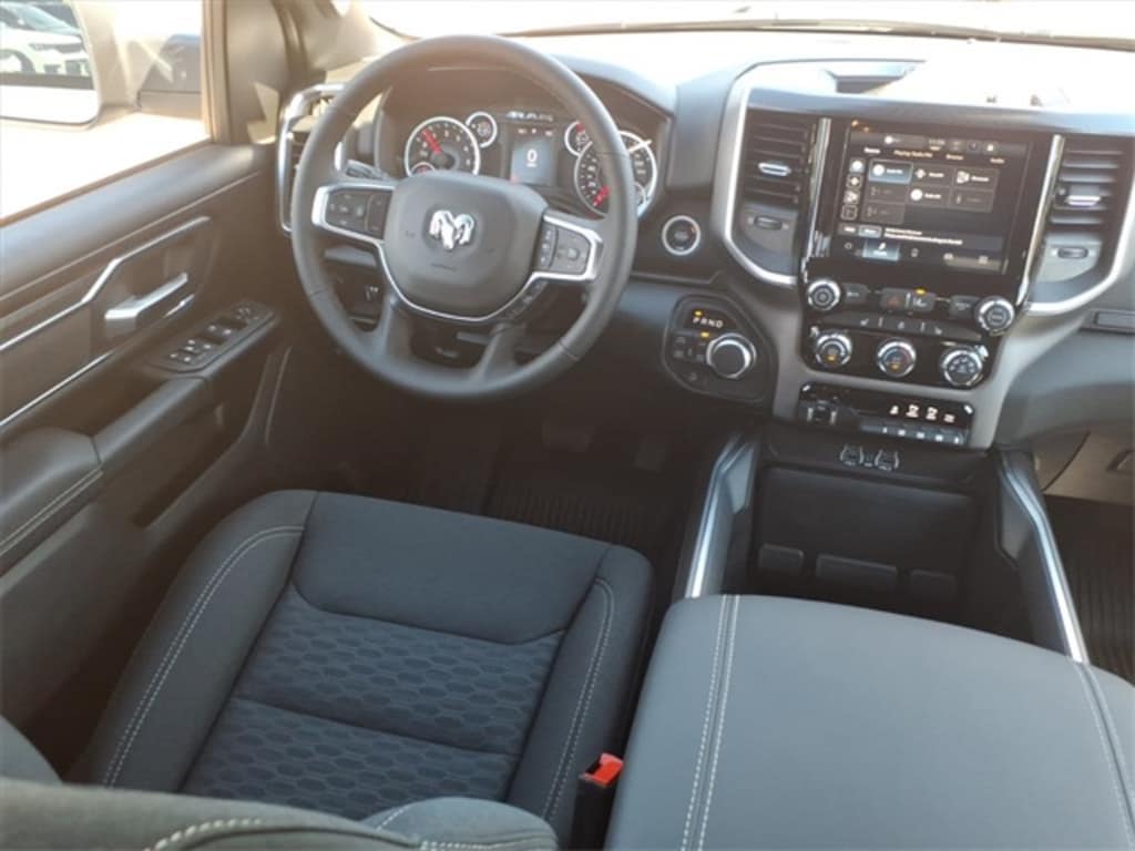 New 2026 Ram 1500 LONE STAR CREW CAB 4X4 5'7 BOX Pickup