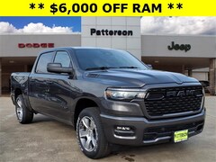 2026 Ram 1500 EXPRESS CREW CAB 4X2 5'7 BOX Pickup