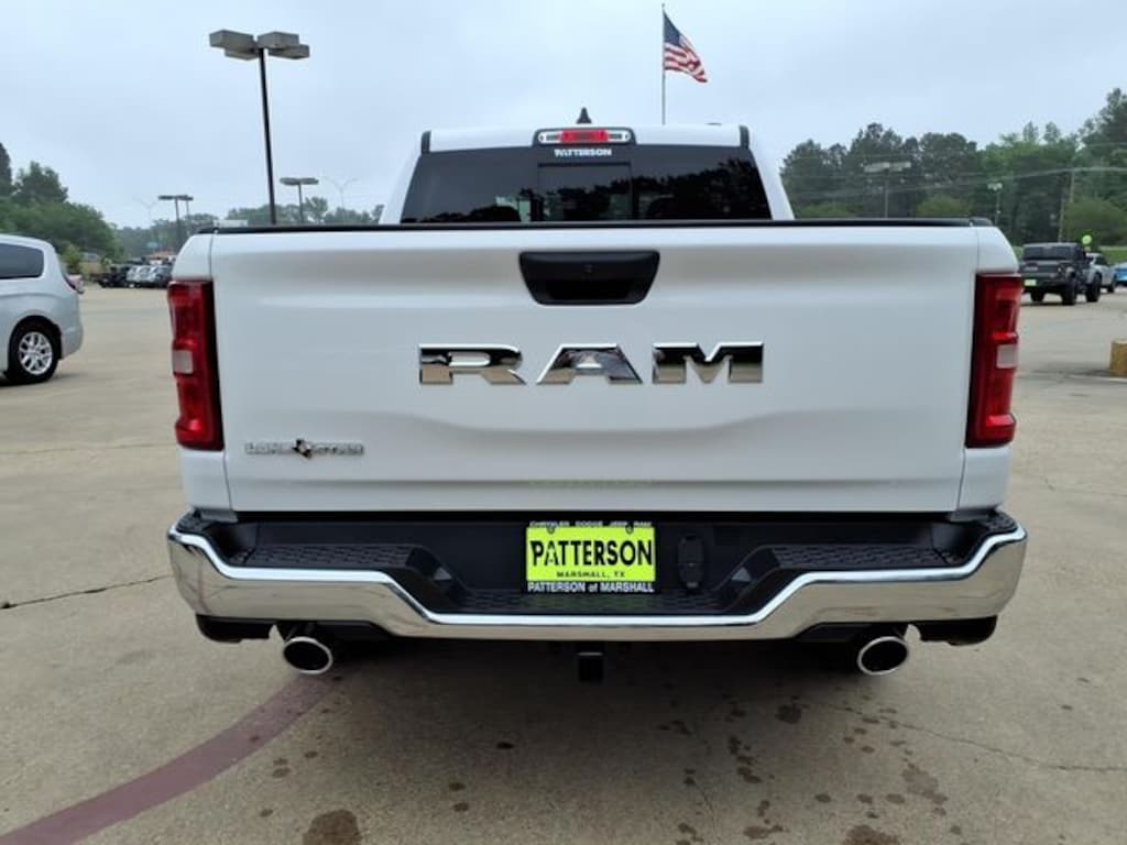 New 2026 Ram 1500 LONE STAR CREW CAB 4X2 5'7 BOX Pickup