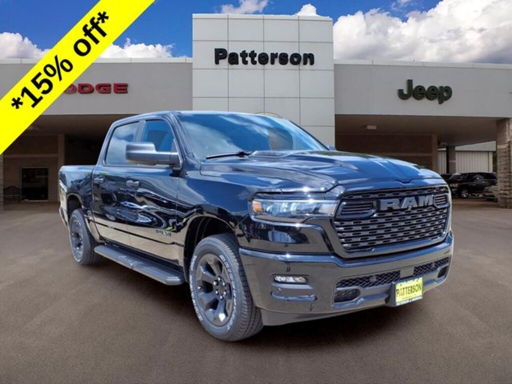 New 2026 Ram 1500 EXPRESS CREW CAB 4X4 5'7 BOX Pickup