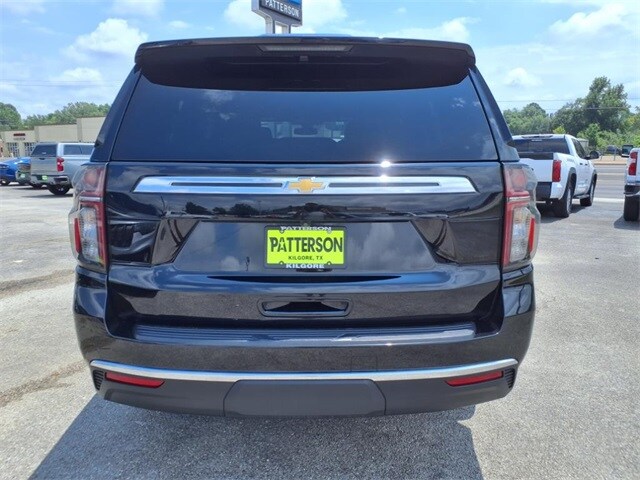 2021 Chevrolet Suburban LT photo 3