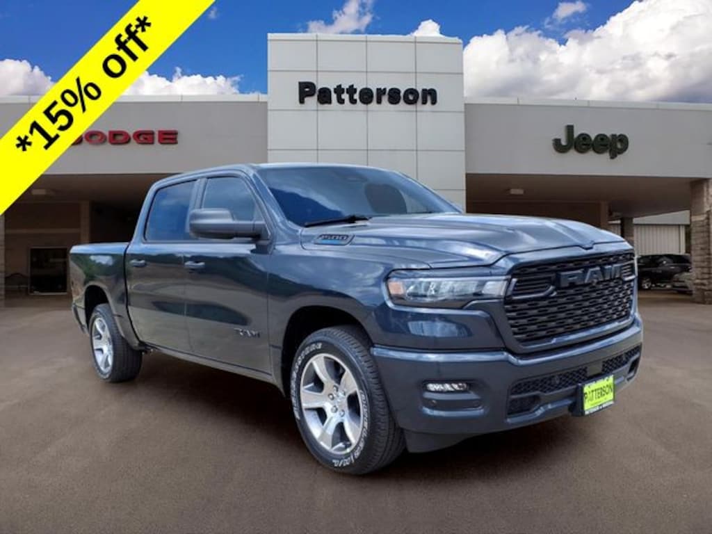 New 2026 Ram 1500 EXPRESS CREW CAB 4X2 5'7 BOX Pickup